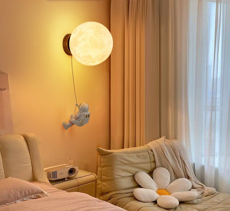 Children's room astronaut moon lamp 12 01